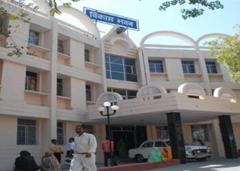 तीन वर्ष बाद भ्रष्टाचार में फंसे सचिव और ग्राम प्रधान पर मुकदमा दर्ज