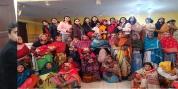 गरीब और असहाय परिवारों की महिलाओं को बांटे कंबल व खाद्य सामग्री