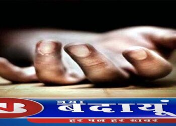 प्रेमी के साथ पकड़ी किशोरी ने फंदे पर झूलकर दी जान