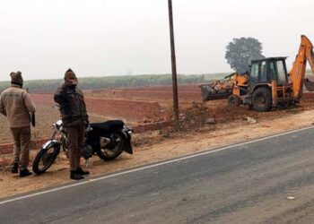 जानिए जब प्रशासन ने चलाया निजी प्लाटों पर बुल्डोजर, तो फिर क्या हुआ…….