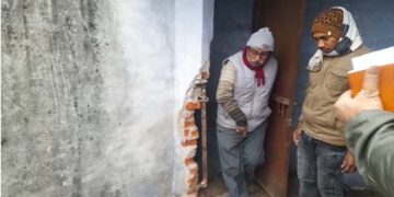 देखिए कोहरे की अंधेरी रात में बीच बाजार में चोरी करने को कैसे दाखिल हुए चोर और समेट ले…..