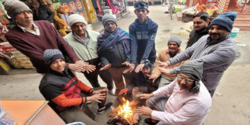 सर्दभरी हवाओं से गलन, बदायूं में पारा 18 से गिरकर 14 डिग्री पर पहुंचा