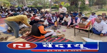 भ्रष्ट अफसरों की बुद्धी शुद्धीकरण को धरना स्थल पर कराया हवन-यज्ञ