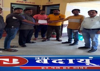 सरकार की बस किराया बढ़ोत्तरी नीति पर सौंपा ज्ञापन