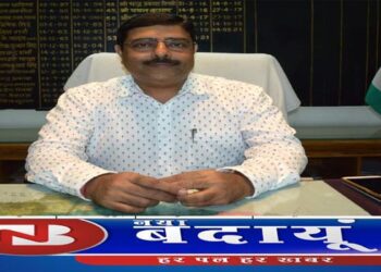 संभल कोल्ड स्टोर हादसा के मृतकों को बदायूं प्रशासन ने दिए पांच-पांच लाख