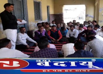 यूनियन क्लब पर रोजगार सेवकों का विरोध प्रदर्शन