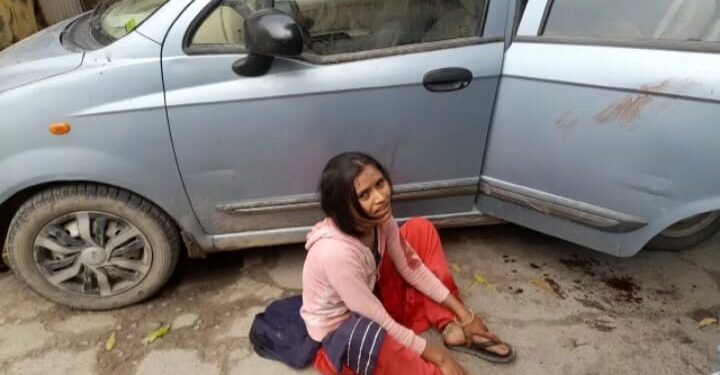 बारिश में सीढ़ियों से फिसल कर युवक की मौत