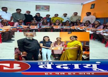 सांसद डा. संघमित्रा ने खिलाड़ियों को बांटी किट