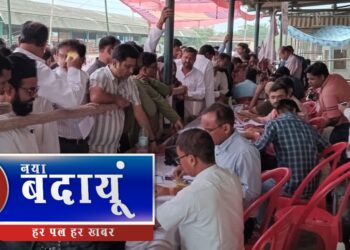 चुनाव चिन्ह लेने प्रत्याशियों की जुटी भीड़