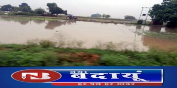 आसमान में काले बादलों का डेरा,          झमाझम बारिश से पानी-पानी….