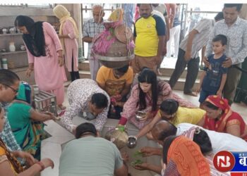 हर-हर बम-बम भोले की जयघोष के साथ जलाभिषेक