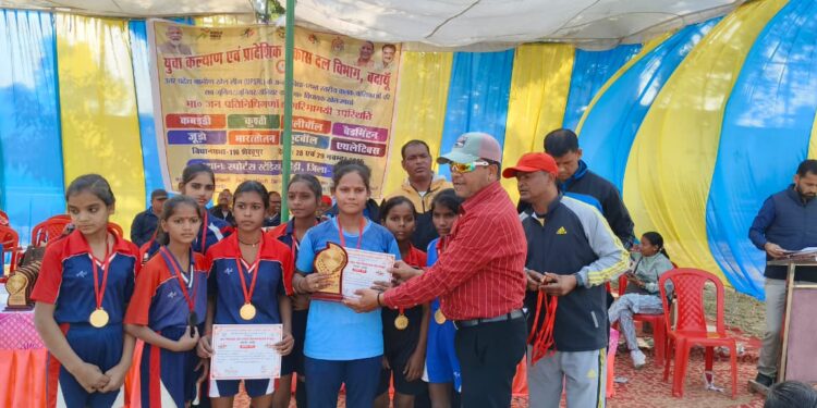 विधायक खेल स्पर्धा के दूसरे दिन विजेता हुए सम्मानित