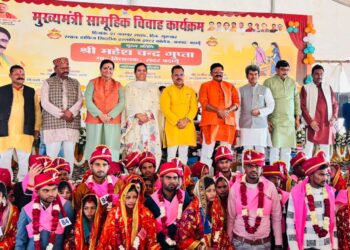 मुख्यमंत्री सामूहिक विवाह : 27 जोड़ों ने निकाह पढ़ा तो 290 नवदंपत्तियों ने लिये सात फेरे