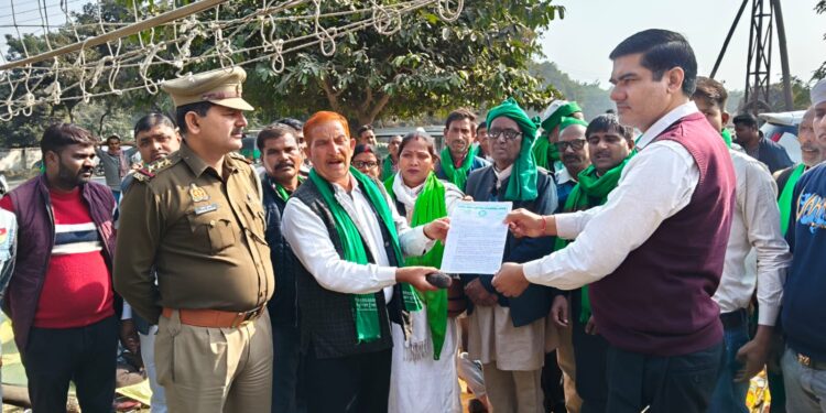 भाकियू असली ने चौकी इंचार्ज के खिलाफ खोला मोर्चा