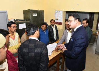 जिला निर्वाचन अधिकारी ने ब्लाकों पर देखी एसआईआर की प्रगति