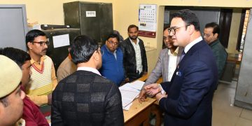 जिला निर्वाचन अधिकारी ने ब्लाकों पर देखी एसआईआर की प्रगति