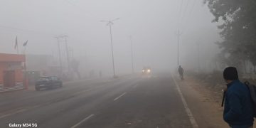 Badaun : कोहरा के साथ आसमान से बर्फीली, गलन बरकरार