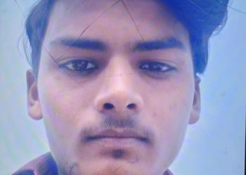 प्रेमिका को मोबाइल देने गए प्रेमी की ईंटों से कुचलकर हत्या