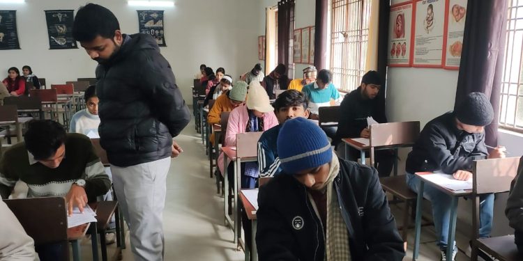 बदायूं में शिखर विज़डम क्वेस्ट 2025 : प्रतियोगिता में 1413 विद्यार्थियों की सहभागिता 