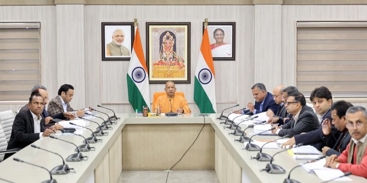 यूपी में मेगा प्रोजेक्ट्स को रफ्तार, मुख्यमंत्री योगी ने दिए गुणवत्ता और समयबद्धता के निर्देश