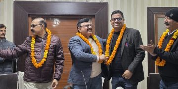 Badaun: आकाश सक्सेना बने अध्यक्ष, उत्कर्ष मंत्री