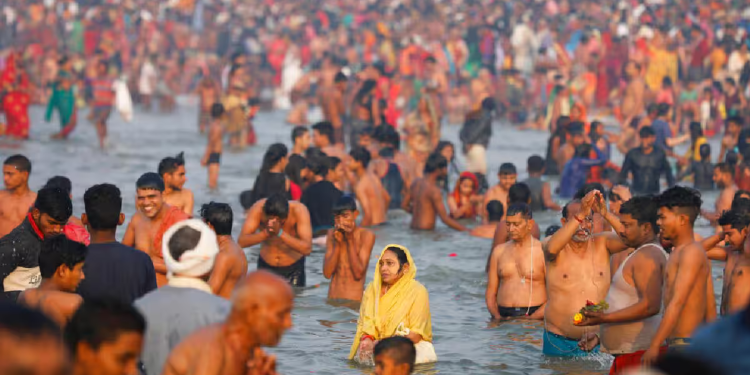 माघ मेला प्रयागराज : पहले स्नान पर्व पर 31 लाख से ज्यादा लोगों ने लगाई आस्था की डुबकी