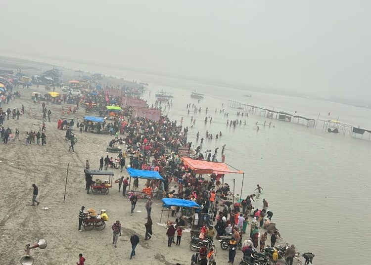 माघ पूर्णिमां पर लाखों श्रद्धालुओं ने लगाई आस्था की डुबकी
