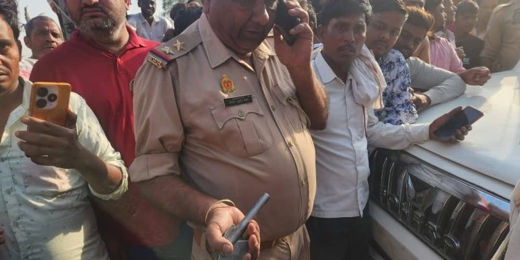 बरात में मनमानी नेग न देने पर किन्नरों ने की फायरिंग-पथराव, एक बाराती घायल