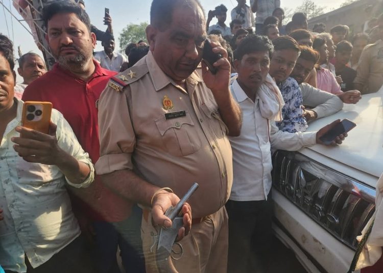 बरात में मनमानी नेग न देने पर किन्नरों ने की फायरिंग-पथराव, एक बाराती घायल