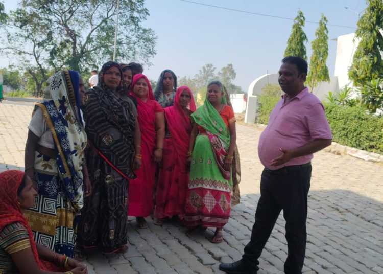 संपर्क मार्ग बंद करने को लेकर फिर एनएचआई अफसरों से मिले मंडल प्रवक्ता