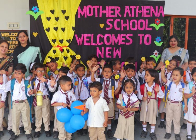 मदर एथीना स्कूल : हमारा उद्देश्य बच्चों को केवल शिक्षित करना ही नहीं, बल्कि एक ऐसा सुरक्षित और खुशहाल वातावरण देना जहां बच्चों का भविष्य बने : चयनिका सारस्वत