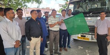 आयुष्मान भारत योजना का गांव-गांव होगा प्रचार, प्रचार वाहन को दिखाई हरी झंडी