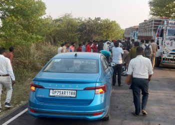 बदायूं में कार की टक्कर से बाइक सवार साले-बहनोई की मौत, कोहराम