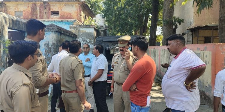 जिला अस्पताल के सरकारी आवास में मिला डॉक्टर का शव, हड़कंप