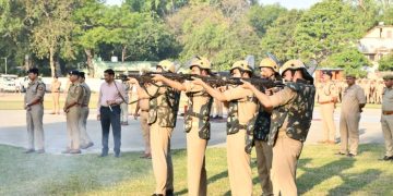 दंगा नियंत्रण : पुलिस ने मॉकड्रिल में सीखा दंगा से मोर्चा लेना