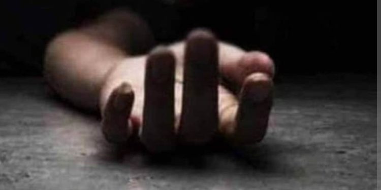 घरेलू कलह के चलते युवक ने फांसी के फंदे पर झूल कर की आत्महत्या