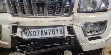 लग्जरी गाड़ी ने मां बेटा को रौंदा, 50 मीटर घसीटने से मां मौत