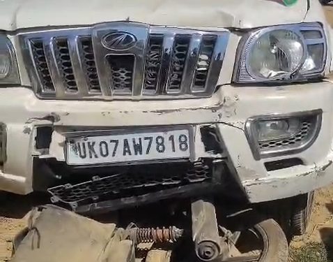 लग्जरी गाड़ी ने मां बेटा को रौंदा, 50 मीटर घसीटने से मां मौत