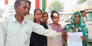 जमीन के विवाद में दबंगों ने घर में घुसकर की मारपीट, झोपड़ी जलाने का आरोप