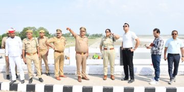 पूर्णिमां गंगा स्नान पर डीएम-एसएसपी ने परखीं व्यवस्थाएं