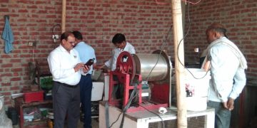 सावधान : आईसक्रीम में हो सकती है मिलावटखोरी, टीम ने छापामारी कर भरे सैंपल