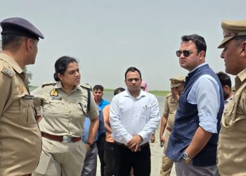 कछला घाट पर की गई व्यवस्थाओं का डीएम-एसएसपी ने लिया जायजा