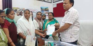 आशाओं का सीएमओ कार्यालय पर हल्लाबोल, तीन दिन बाद करेंगी आंदोलन