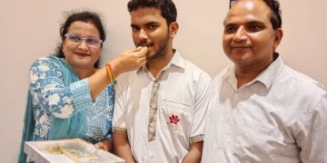 सीबीएसई 12वीं रिजल्ट घोषित : ब्लूमिंगडेजल और डीपीएस के छात्र-छात्राओं ने मारी बाजी