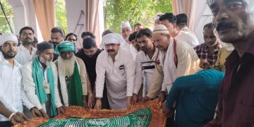 गुलपोशी कर देश में अमन-चैन, तरक्की और खुशहाली की पूर्वमंत्री आबिद रजा ने मांगी दुआ