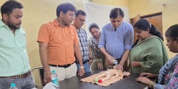 नवजात पुनर्जीवन कार्यक्रम : प्रशिक्षण में बताया डिलीवरी के बाद बच्चा न रोए तो क्या करें….