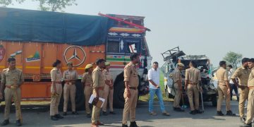 लखीमपुर में भीषण सड़क हादसा, टाटा मैजिक के परखच्चे उड़े, नौ की मौत
