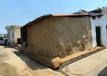 कल बेटी की शादी, गरीबी के दलदल में फंसे कैंसर ग्रस्त पिता भावुक