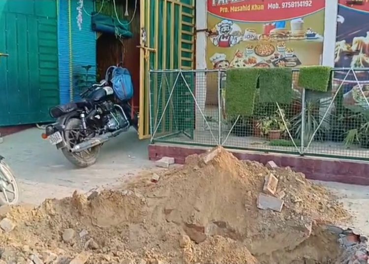 सत्ताधारी नेताओं के भू-माफिया गुर्गों का इकबाल बुलंद, न्यायालय का आदेश दरकिनार, रेस्टोरेट की जमीन पर कब्जा करने की कोशिश