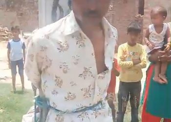 यूपी के बदायूं में युवक को ग्रामीणों ने दी तालीबानी सजा, खंभे से बांधकर पीटा वीडियो वायरल